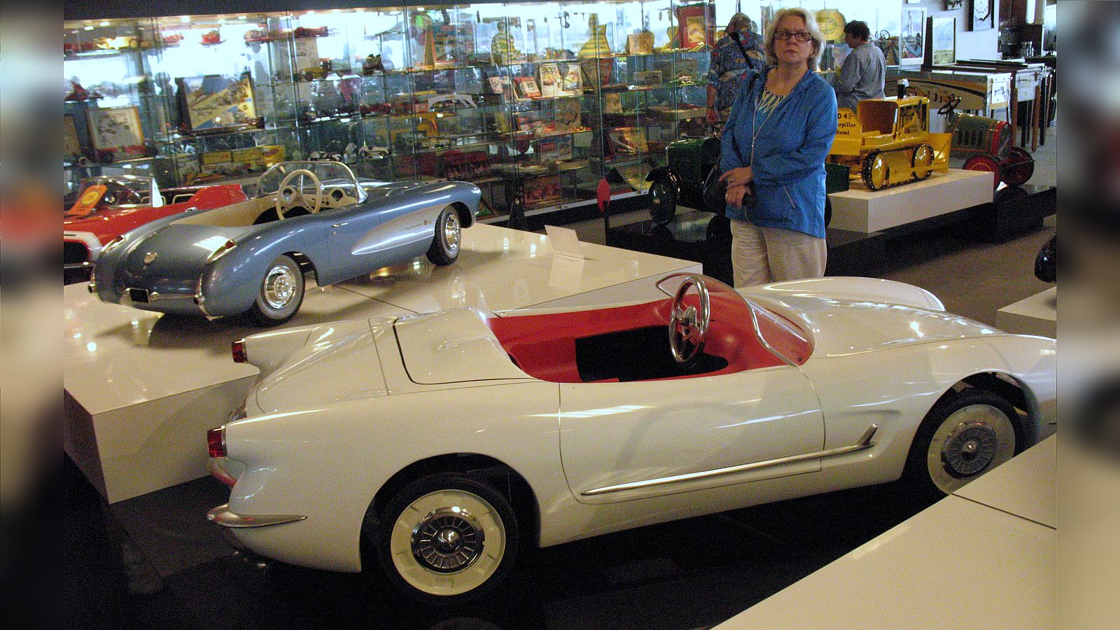 Click to Enlarge-Esc to Close Corvette Generations/C1/C1 Museum NCM Cruise.JPG